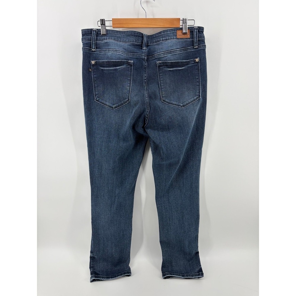 Judy Blue Los Angeles, Skinny Fit Capri, Dark Wash, Women's Size 15/32 - Picture 2 of 10